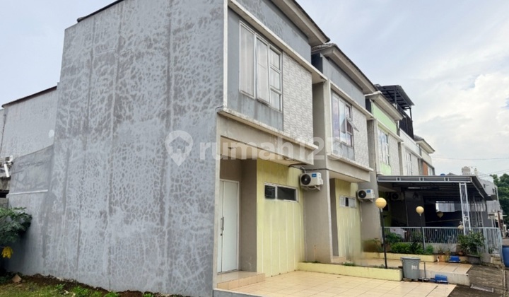 Rumah 2 Unit Bersebelahan di Magnolia Town House Dekat Green Lake 2
