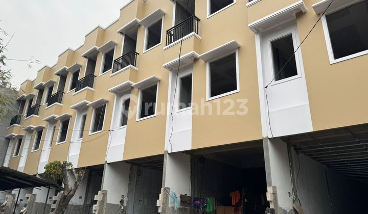 5 Unit Ruko Baru 4 Lantai Di Jelambar Siap Huni 5 Unit Ruko Baru 4 Lantai Di Jelambar Siap Huni