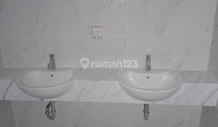 Rumah Lavon 2 Swan City Disewakan  4
