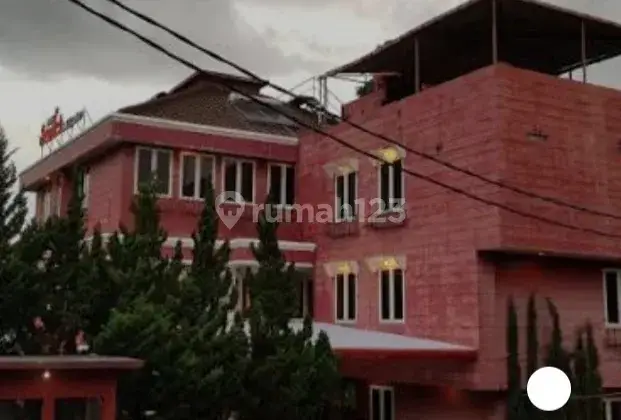 Hotel Scarlet Bukit Pakar di Bandung 1