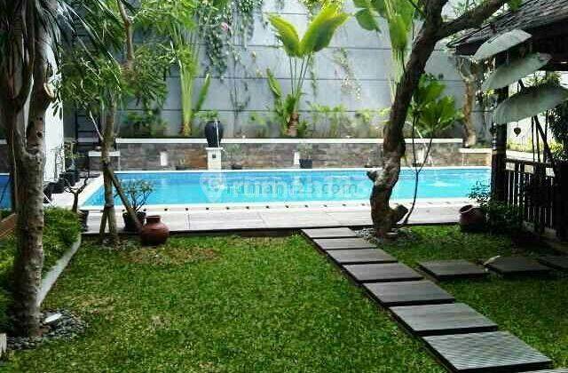 Rumah 2 Lantai Jual Cepat di Menteng 1