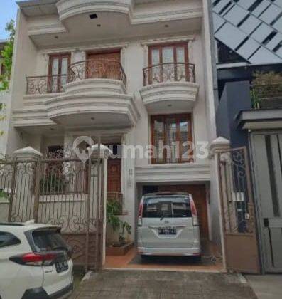 Rumah 2 Lantai di Permata Buana  1