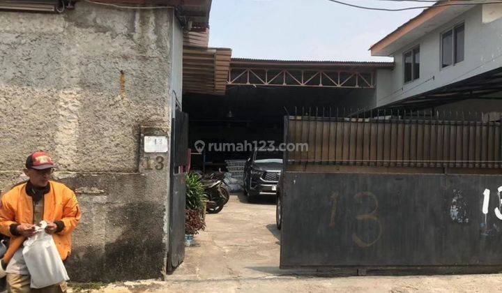 Rumah di Pinggir Jalan Raya di jl Madrasah 1 1