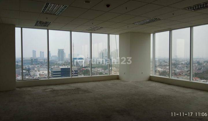 Office AKR Galery West luas 103.6 m2 Unfurnish  1