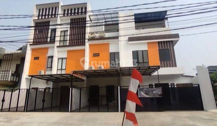 Rumah 3 Lantai Brand New Indent di Tanjung Duren 1