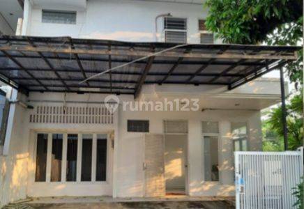 Rumah Hoek 2 Lantai di Komplek Griya Mas 2, Srengseng  2