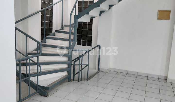 3-Story House in Pulo Macan, Tomang (Former Office) 2
