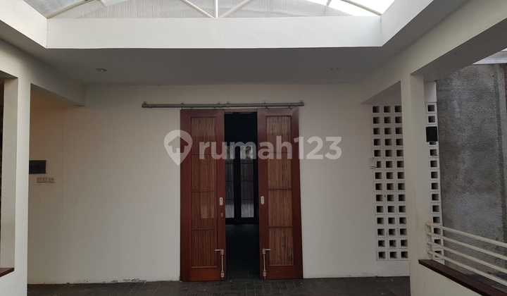 Rumah Kemanggisan Dekat Hotel Mega Anggrek 2