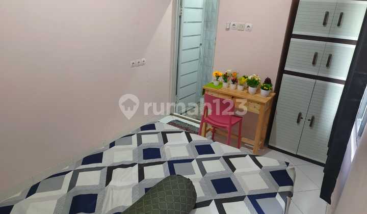 13-Room Boarding House in Tanjung Duren, 2-Car Road 2