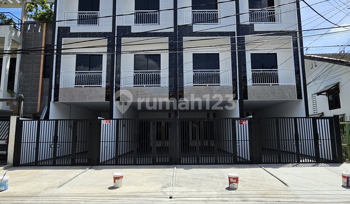Rumah Brand New 4 Unit Di Tanjung Duren