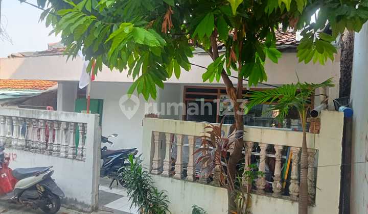 Rumah Tua Di Daerah Kemanggisan Komplek Dpr Batusari