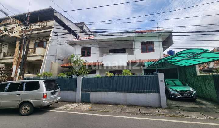 Turun Harga Rumah Asri 2 Lantai di Cideng Siap Huni Turun Harga Rumah Asri 2 Lantai di Cideng Siap Huni
