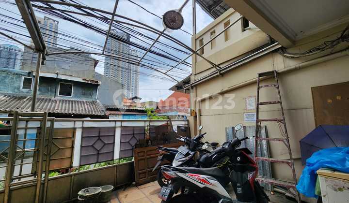 3-Floor Boarding House with 60 Active Rooms in Tanjung Duren