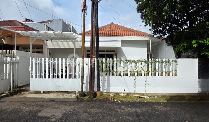 Rumah 1.5 Lantai di Sunrise Garden Siap Huni