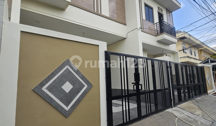 New Corner House 2.5 Floors in Angsana Duri Kepa New Corner House 2.5 Floors in Angsana Duri Kepa