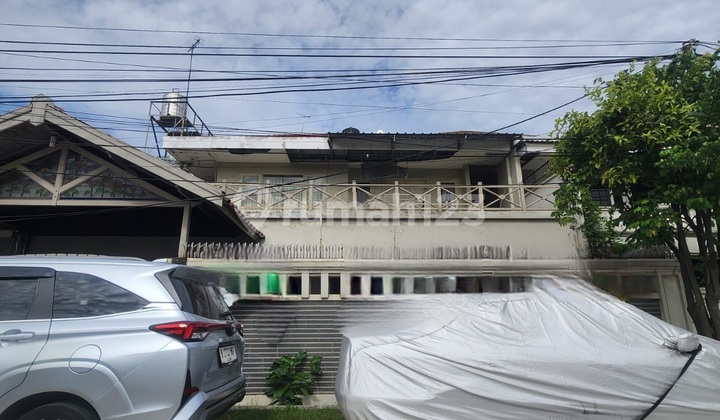 2-Story House in Greenville with 2 Spacious Car Roads 2-Story House in Greenville with 2 Spacious Car Roads