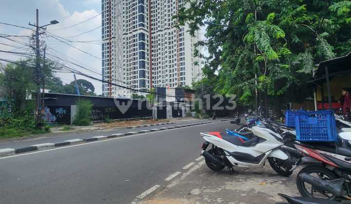 Rumah Zona Komersial Di Pinggir Jalan Raya Bang Pitung, Jakbar 2