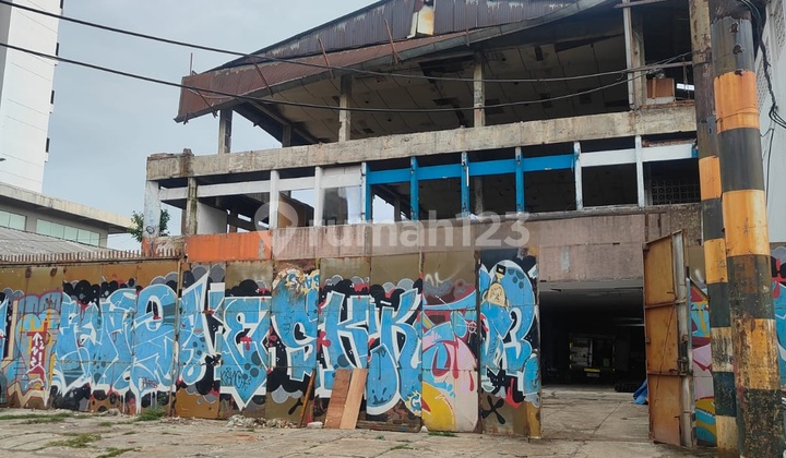 Land with Mini Building in Tebet, South Jakarta Land with Mini Building in Tebet, South Jakarta