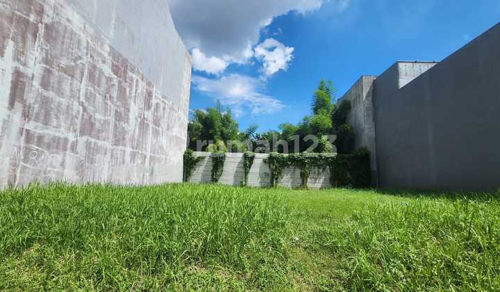 Lot in Complex Area 144 M2 in Permata Buana