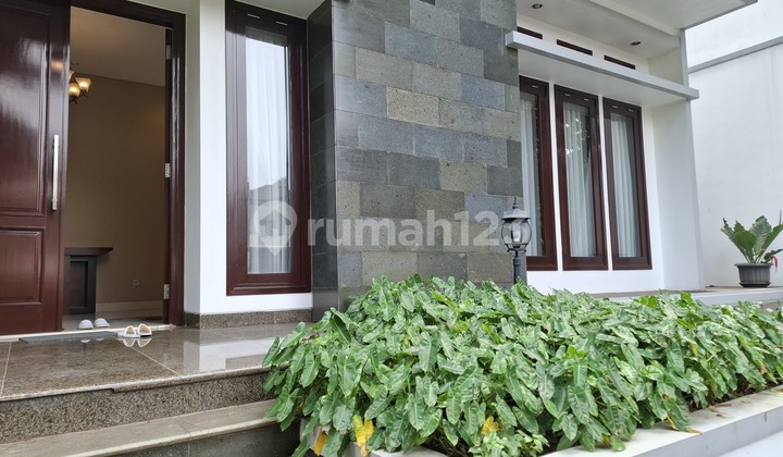 Modern House Near Golf