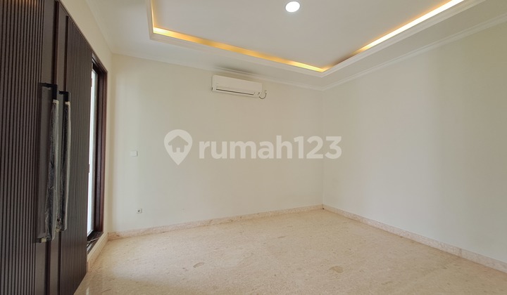 Rumah Baru Dekat Lapangan Golf 2