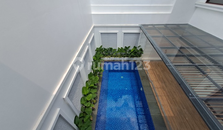 Rumah Baru Dekat Golf