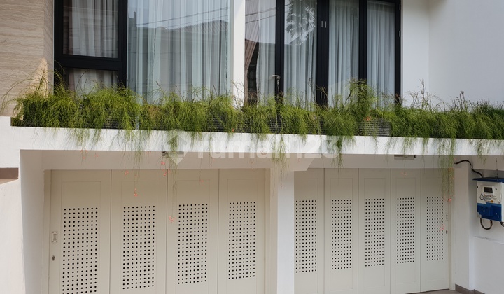 Nyaman Kolam Renang Nyaman Kolam Renang