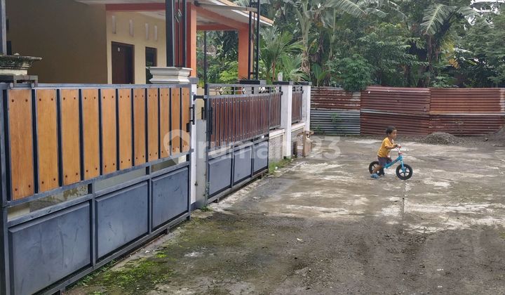 Move-In Ready House Near Solo Airport, Furniture Bonus. 2