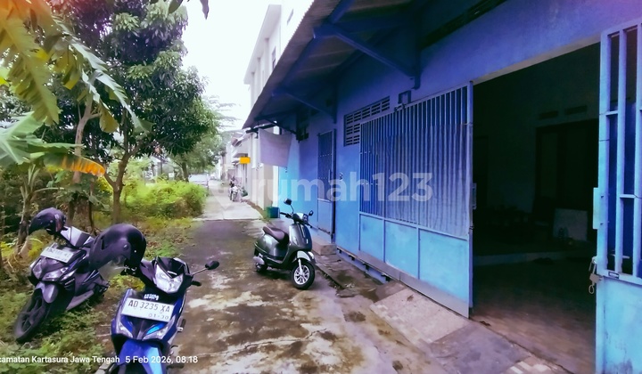 Kost House with 12 Rooms in the Muhammadiyah University of Surakarta Area 2