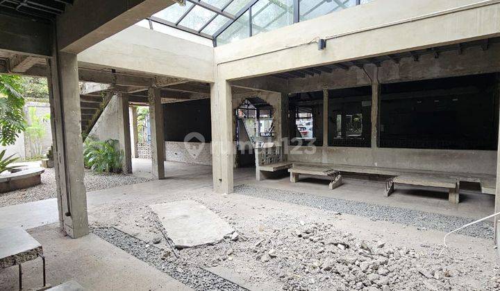 Ruang Usaha Ex Cafe Di Cipaganti, Bandung 2
