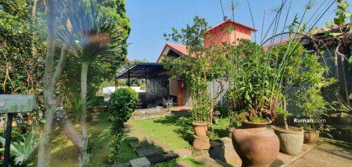 Rumah Villa Nyaman Teduh di Resor Dago Pakar Bandung 1