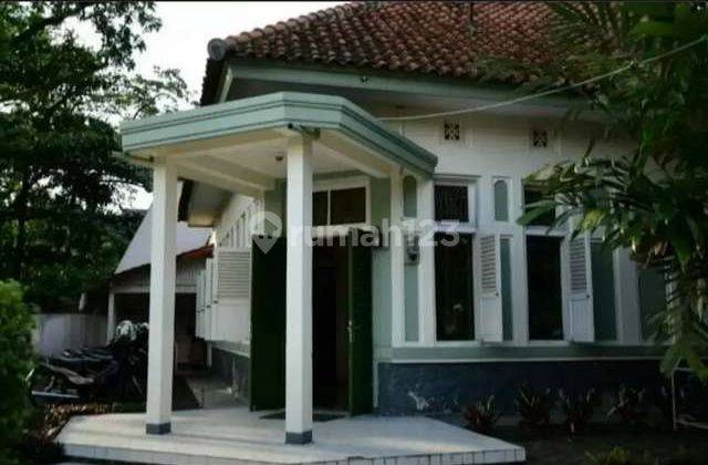 Dijual rumah Belanda murah cocok untuk Cafe Sayap Gatot Subroto  3