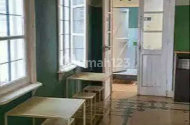 Dijual rumah Belanda murah cocok untuk Cafe Sayap Gatot Subroto  11