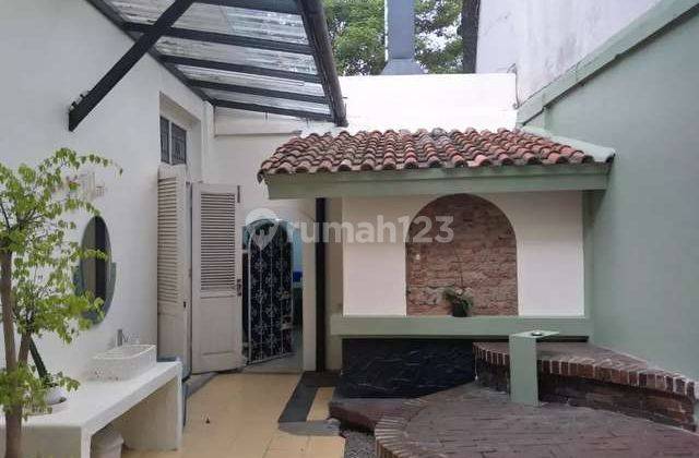 Dijual rumah Belanda murah cocok untuk Cafe Sayap Gatot Subroto  16
