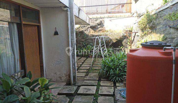 Dijual rumah lama hitung tanah terawat Sukaluyu 7
