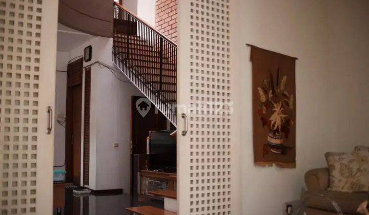 Dijual rumah lama terawat strategis Sayap Dago 6