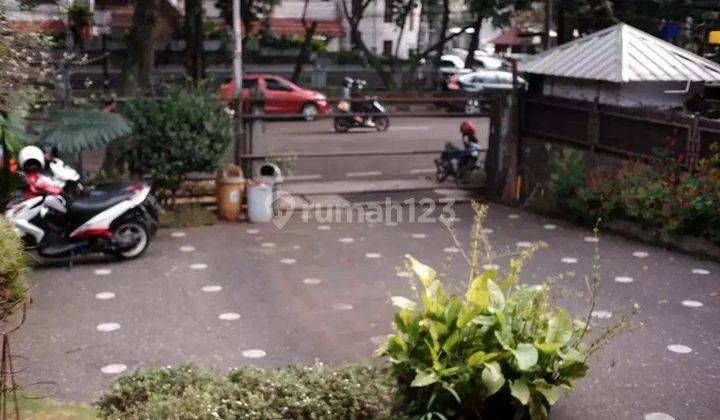 Dijual rumah lama terawat strategis Sayap Dago 8