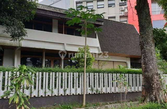 Dijual rumah belanda hook terawat Sayap Dago 2