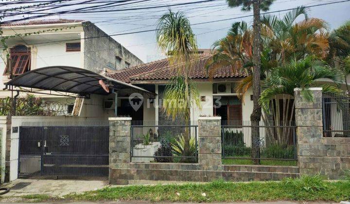 Dijual rumah terawat siap huni Setrasari Indah 2