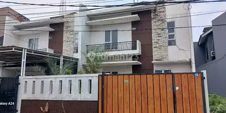 Disewakan Rumah Sipa Huni!!! di Komplek Karang Tengah Permai, Tangerang, LT 165mtr, Haya 84jt/thn 1