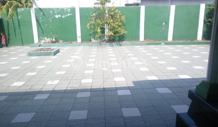 Antique house suitable for a quest house in Madiun city, East Java. 2