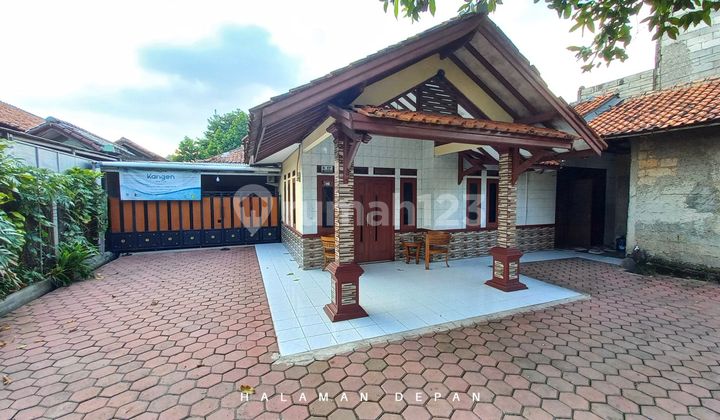 Large House by Kemang Main Road Suitable for Business 2