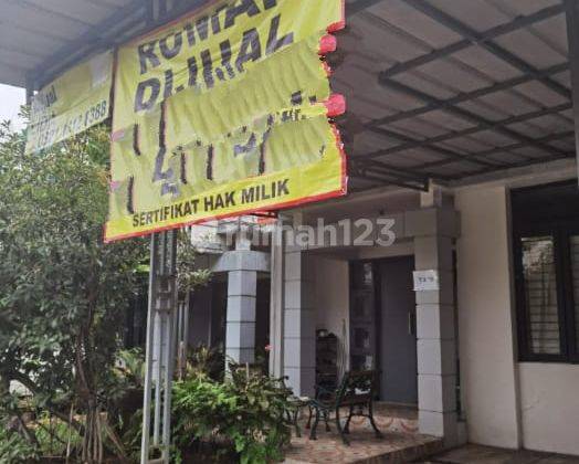 Rumah Second Komplek Raffles Hills Cibubur Fasilitas Lengkap 1