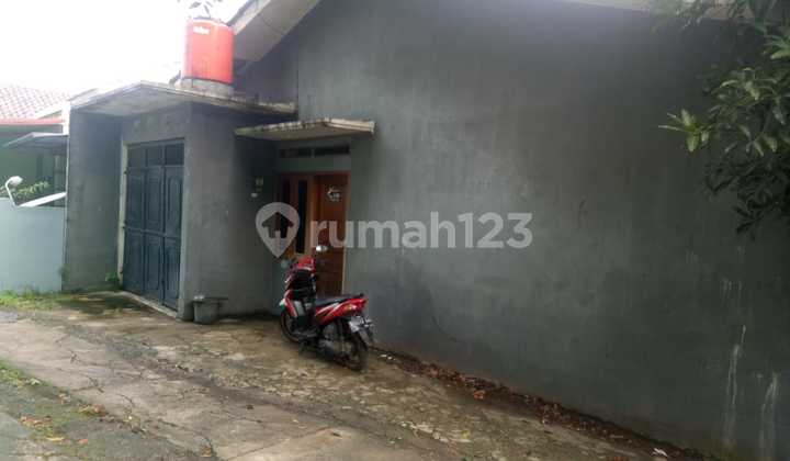 Village House with 2 Car Access Near GDC 2