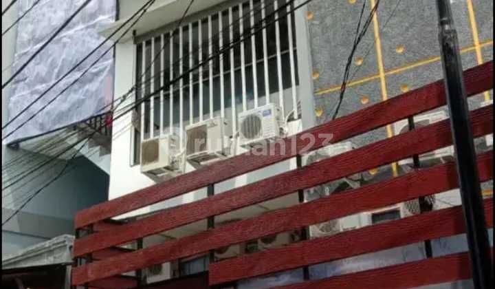 Kost with Motor Access Prospects in a Densely Populated Area