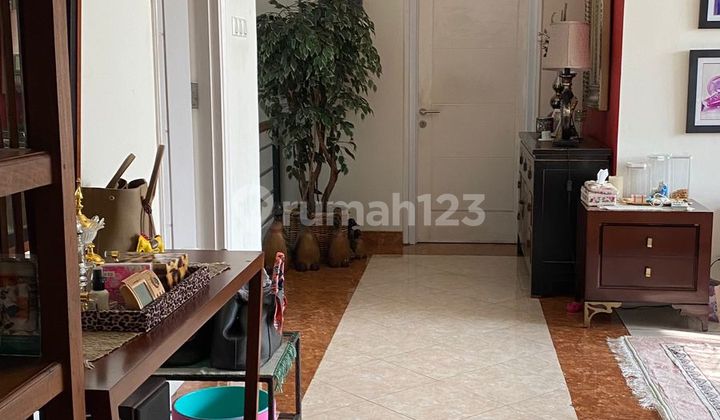 Rumah Mewah Dalam Komplek Raffles Hills Cibubur Semi Furnish