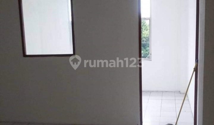 This Ruko (shop-house) is strategically located with promising prospects on Jalan Raya Kartini, Depok. 2