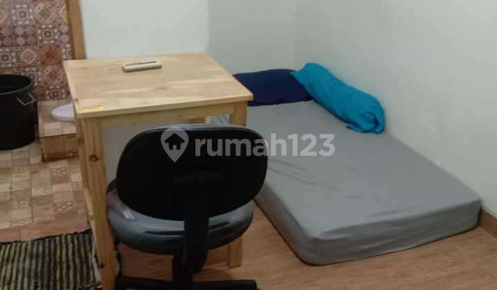 Productive Boarding House Motorcycle Access Kramat Senen Fully Furnished