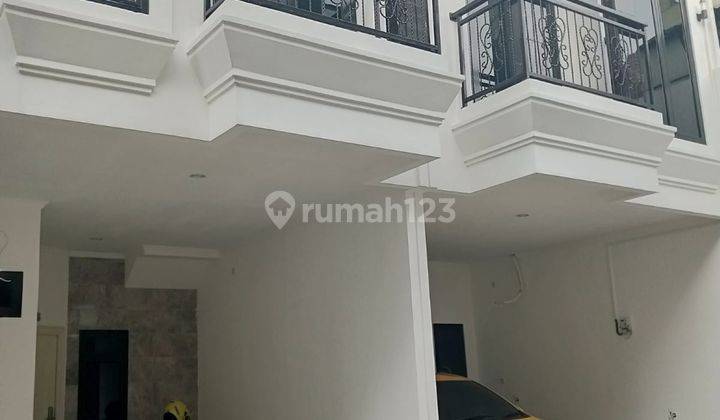 Rumah Mewah Dekat Toll Cempaka Putih Jakarta Pusat 1