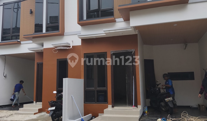 Rumah Mewah Dekat Stasiun Gambir Jakarta Pusat